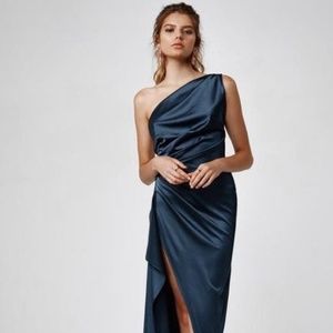 Evening gown: Lexi Samira Dress